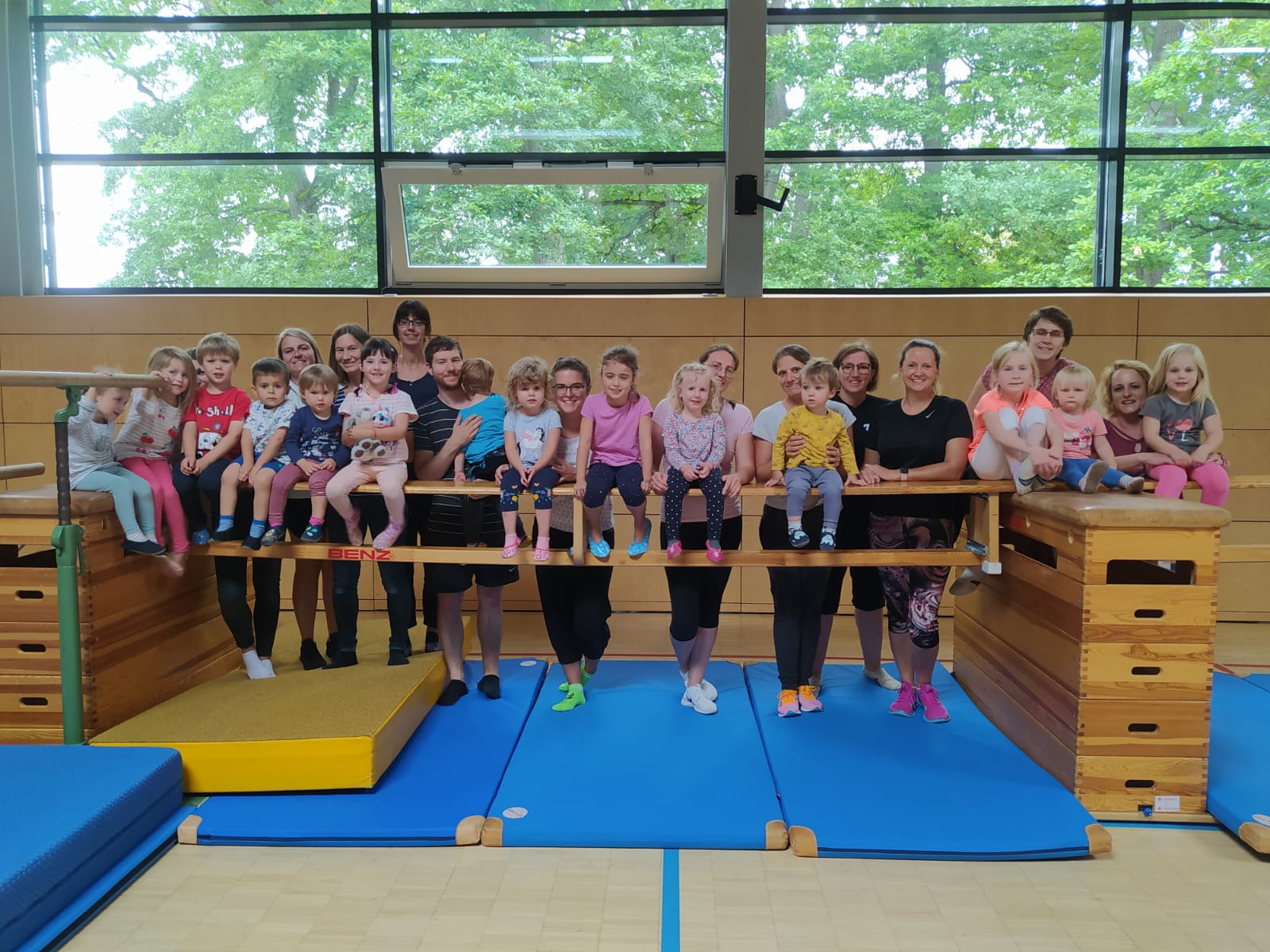 Trainerwechsel beim Eltern-Kind Turnen 2